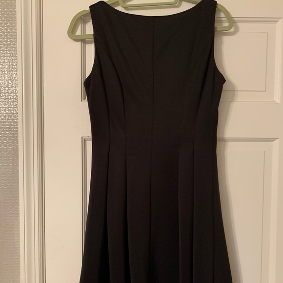 Little black dress - Picture 3 of 4